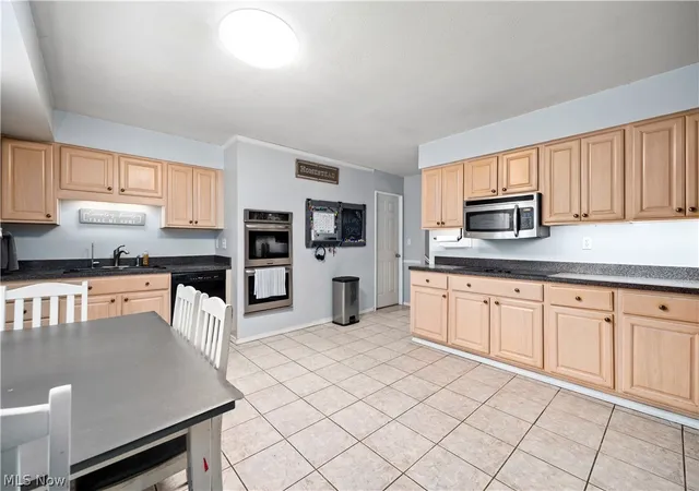 Photo 4 of Single family home for sale at 2124 Hinckley Hills Rd, Hinckley, OH 44233 | MLS# 5227864 | Listing updated on 2026-10-06