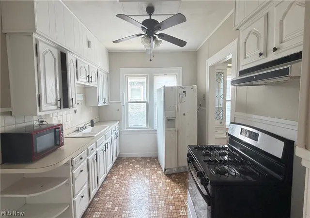 Listing Photo 5 - Condo for sale in building located at 4143 E 142nd St, Cleveland, OH 44128