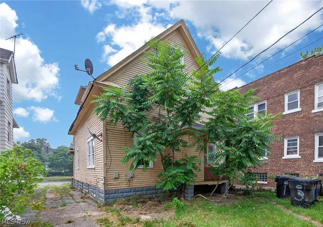 Photo 4 of Single family home for sale at 3527 E 140th Street, Cleveland, OH 44120 | MLS# 5228742 | Listing updated on 2026-09-04