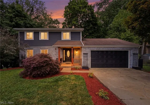 Photo 2 of Single family home for sale at 7909 Lake O Springs Ave Nw, Canton, OH 44720 | MLS# 5227746 | Listing updated on 2026-09-11