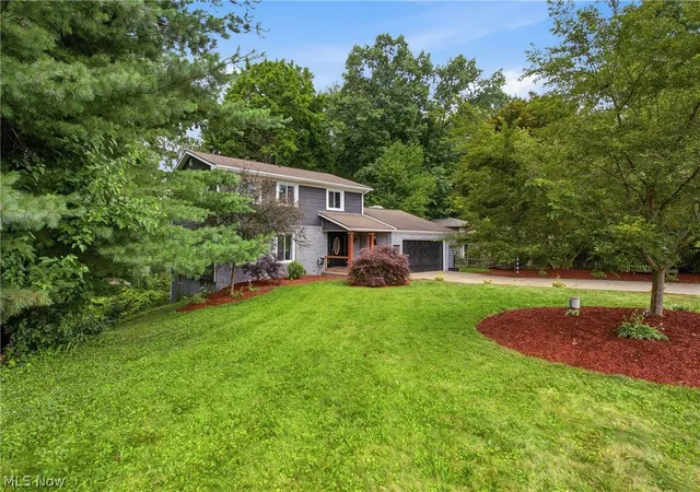 Photo 3 of Single family home for sale at 7909 Lake O Springs Ave NW, Canton, OH 44720 | MLS# 5227746 | Listing updated on 2026-09-11