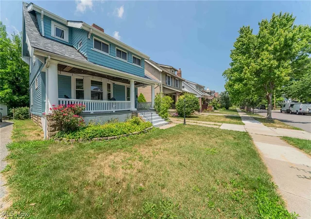 Photo 2 of Single family home for sale at 1290 Jackson Ave, Lakewood, OH 44107 | MLS# 5227835 | Listing updated on 2026-09-28