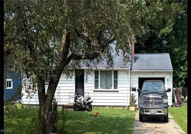 Photo 2 of Sale Pending at 3972 Hopkins Rd, Youngstown, OH 44511 | MLS# 5228927 | Listing updated on 2026-09-05