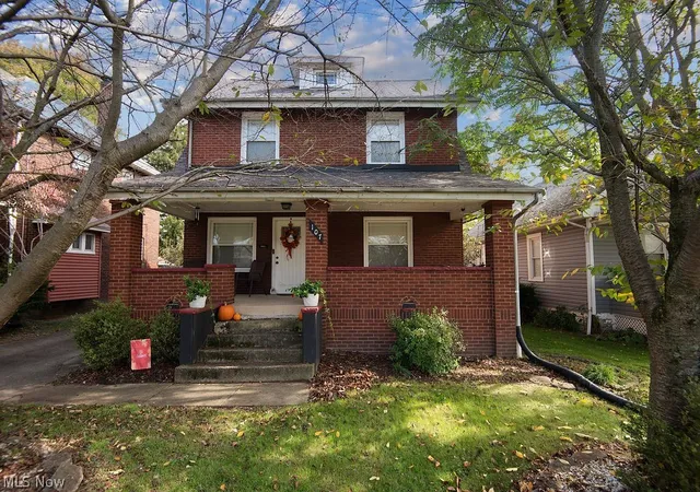 Single family home for sale at 107 N Hartford Ave, Youngstown, OH 44509 | MLS# 5228547