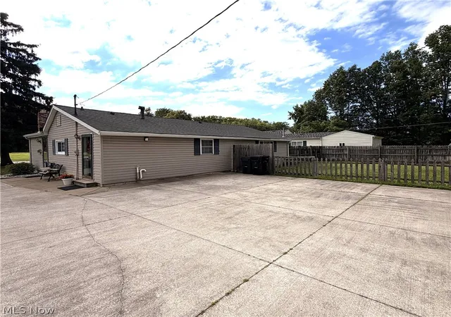 Photo 2 of Sale Pending at 1306 Prospect St, Elyria, OH 44035 | MLS# 5229117 | Listing updated on 2026-09-14
