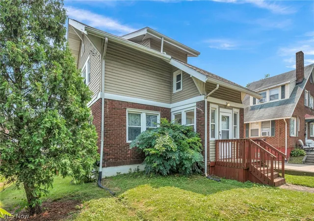 Photo 3 of Single family home for sale at 535 Brittain Rd, Akron, OH 44305 | MLS# 5229500 | Listing updated on 2026-09-11