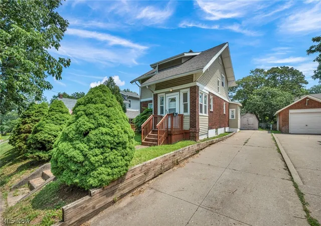 Photo 4 of Single family home for sale at 535 Brittain Rd, Akron, OH 44305 | MLS# 5229500 | Listing updated on 2026-09-11