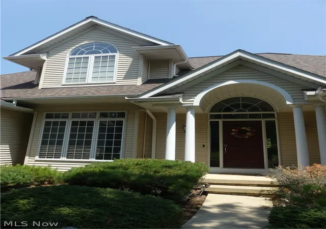 Photo 2 of Single family home for sale at 7395 Hunting Lake Dr, Concord Twp, OH 44077 | MLS# 5229457 | Listing updated on 2026-09-17