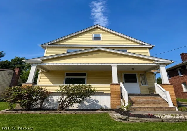 Single family home for sale at 2750 Julian St, Youngstown, OH 44502 | MLS# 5228904