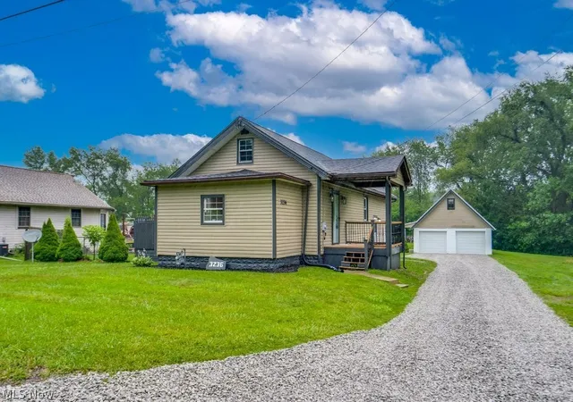 Photo 1 of Single family home for sale at 3236 Young Ave Nw, Massillon, OH 44647 | MLS# 5229367 | Listing updated on 2026-10-04