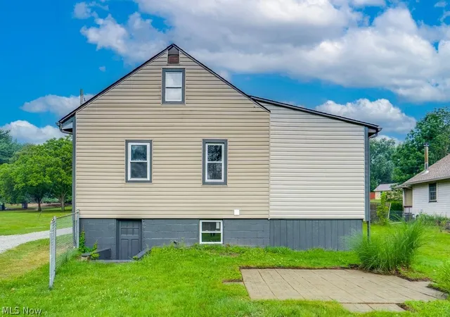 Photo 2 of Single family home for sale at 3236 Young Ave Nw, Massillon, OH 44647 | MLS# 5229367 | Listing updated on 2026-10-04