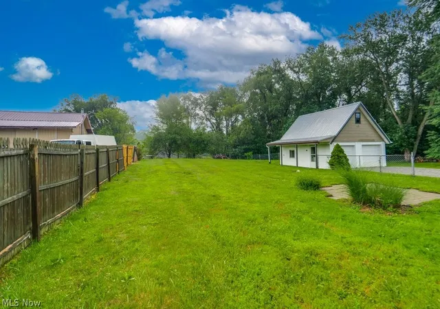 Photo 3 of Single family home for sale at 3236 Young Ave NW, Massillon, OH 44647 | MLS# 5229367 | Listing updated on 2026-10-04