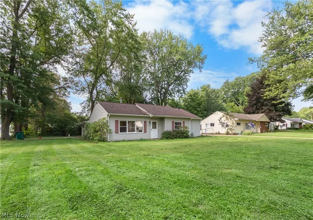 Photo 3 of Single family home for sale at 6240 Montrose Dr, Madison, OH 44057 | MLS# 5229475 | Listing updated on 2026-09-14