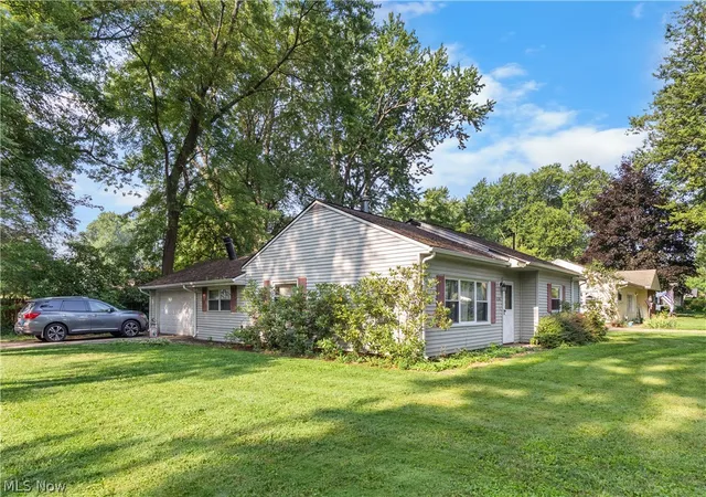 Photo 3 of Single family home for sale at 6240 Montrose Dr, Madison, OH 44057 | MLS# 5229475 | Listing updated on 2026-09-14