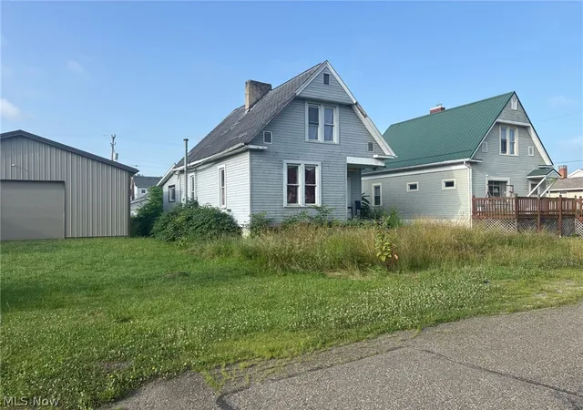 Photo 3 of Sale Pending at 420 W 4th Street, Uhrichsville, OH 44683 | MLS# 5229818 | Listing updated on 2026-09-08