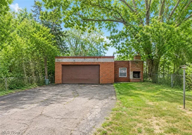Photo 22 of Single family home for sale at 19808 Kings Hwy, Warrensville Heights, OH 44122 | MLS# 5229131 | Listing updated on 2026-09-11