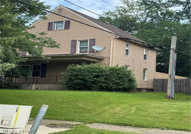Photo 3 of Sale Pending at 1529 Beardsley St, Akron, OH 44301 | MLS# 5229649 | Listing updated on 2026-09-14
