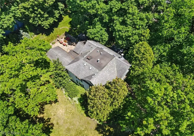 Photo 3 of Sale Pending at 543 Fouse Ave, Akron, OH 44310 | MLS# 5221120 | Listing updated on 2026-09-07