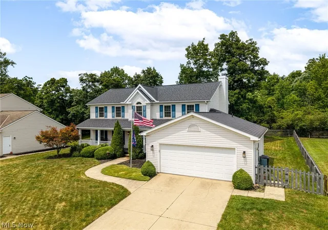 Photo 2 of Single family home for sale at 3965 Stonegate Dr, Medina, OH 44256 | MLS# 5229905 | Listing updated on 2026-09-10