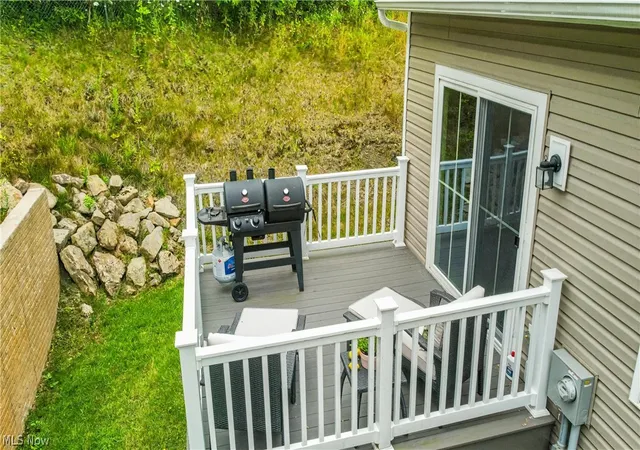 Listing Photo 2 - Condo for sale in building located at 7310 Hillshire Dr, Concord Township, OH 44077