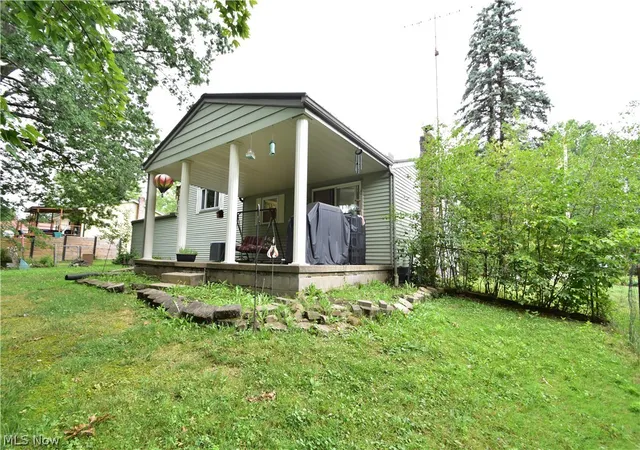 Photo 2 of Single family home for sale at 3528 Draper Ave Se, Warren, OH 44484 | MLS# 5230021 | Listing updated on 2026-09-03