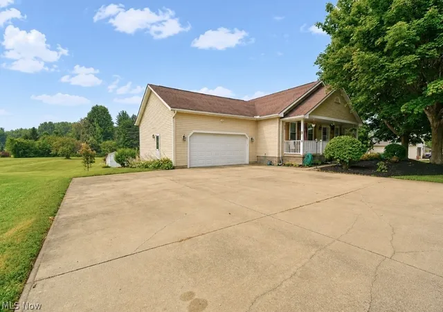 Photo 3 of Single family home for sale at 5566 River Rd, Madison, OH 44057 | MLS# 5227875 | Listing updated on 2026-09-06