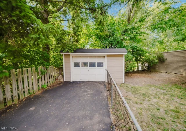 Photo 3 of Single family home for sale at 3537 E Scarborough Rd, Cleveland, OH 44118 | MLS# 5228053 | Listing updated on 2026-09-12