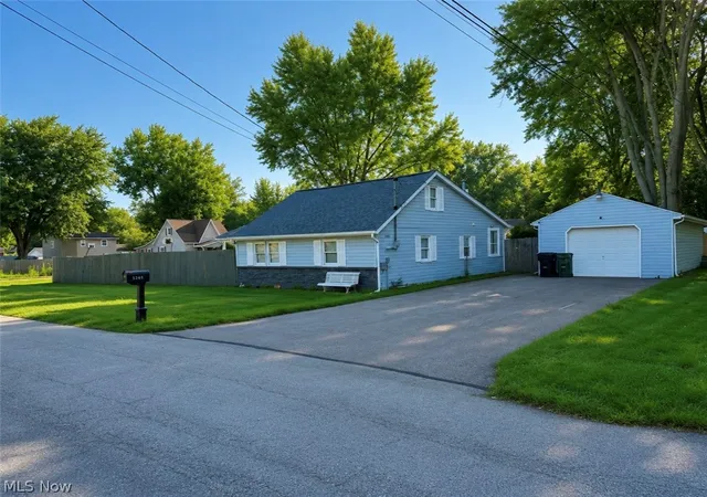 Photo 1 of Single family home for sale at 5265 Oakwood Blvd, Lorain, OH 44055 | MLS# 5229879 | Listing updated on 2026-09-05