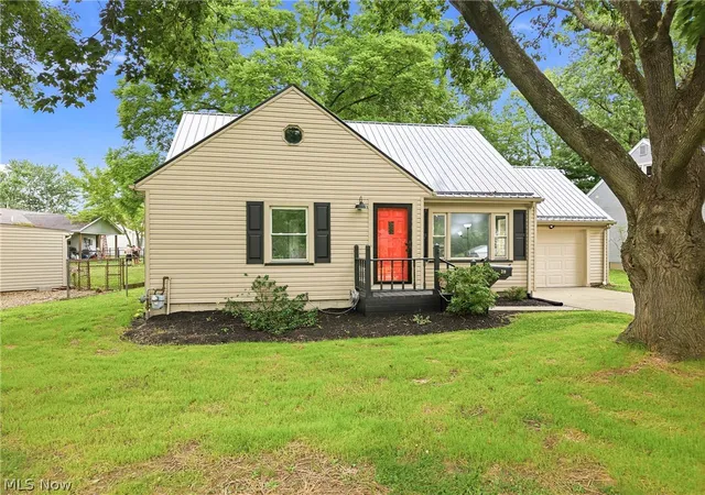 Photo 1 of Single family home for sale at 219 Aldrich Rd, Youngstown, OH 44515 | MLS# 5228388 | Listing updated on 2026-09-04