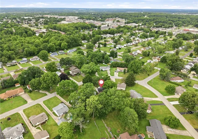 Photo 3 of Single family home for sale at 219 Aldrich Rd, Youngstown, OH 44515 | MLS# 5228388 | Listing updated on 2026-09-04