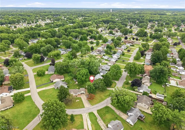 Photo 4 of Single family home for sale at 219 Aldrich Rd, Youngstown, OH 44515 | MLS# 5228388 | Listing updated on 2026-09-04