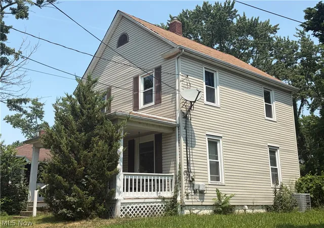 Photo 2 of Single family home for sale at 1273 Girard St, Akron, OH 44301 | MLS# 5230189 | Listing updated on 2026-09-14