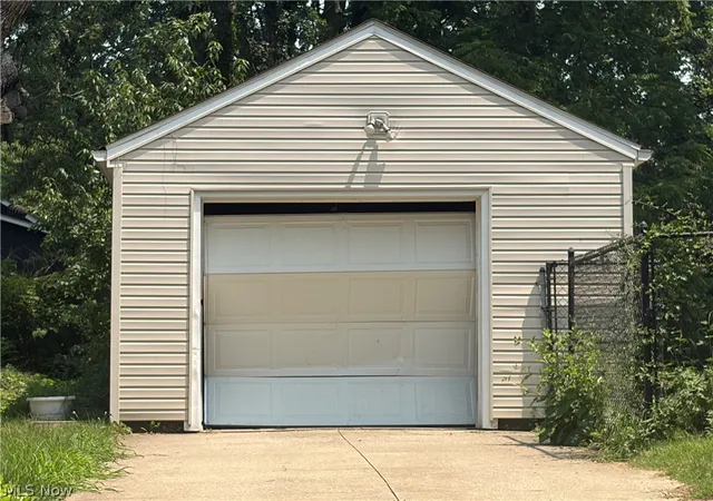 Photo 4 of Single family home for sale at 1273 Girard St, Akron, OH 44301 | MLS# 5230189 | Listing updated on 2026-09-14