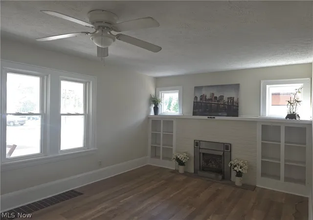 Photo 3 of Single family home for sale at 1023 Portage Trl, Cuyahoga Falls, OH 44221 | MLS# 5225962 | Listing updated on 2026-09-12