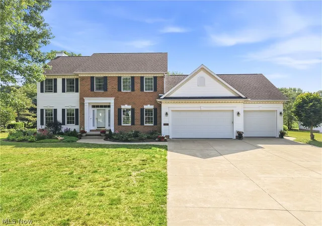 Photo 2 of Sale Pending at 5808 Shallow Crk Ave, Louisville, OH 44641 | MLS# 5227183 | Listing updated on 2026-09-11