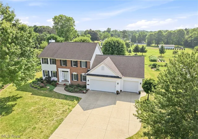 Photo 3 of Sale Pending at 5808 Shallow Crk Ave, Louisville, OH 44641 | MLS# 5227183 | Listing updated on 2026-09-11
