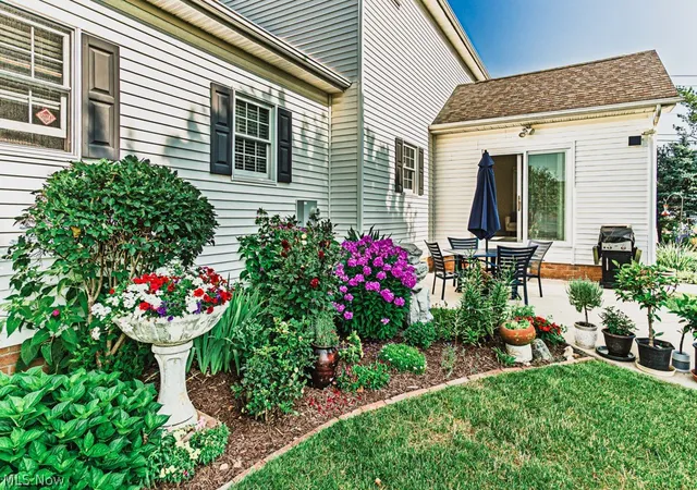 Photo 4 of Sale Pending at 5808 Shallow Crk Ave, Louisville, OH 44641 | MLS# 5227183 | Listing updated on 2026-09-11