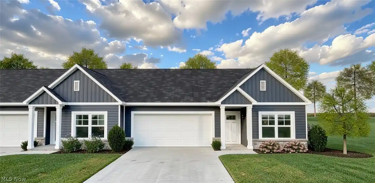 Listing Photo 2 - Condo for sale in 555 Overlook Rd located at 555 Overlook Rd, Vermilion, OH 44089 - Unit 555 Overlook Rd