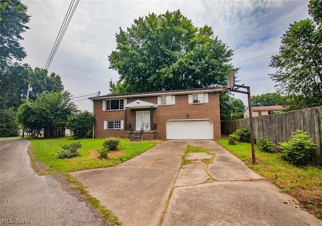 Photo 1 of Single family home for sale at 417 57th Street, Vienna, WV 26105 | MLS# 5230003 | Listing updated on 2026-09-02