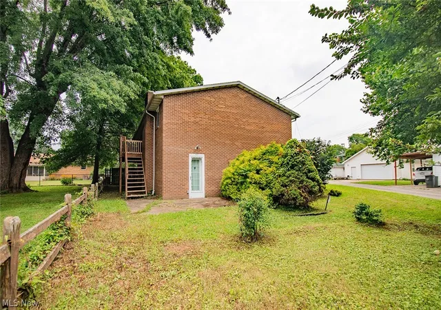 Photo 3 of Single family home for sale at 417 57th Street, Vienna, WV 26105 | MLS# 5230003 | Listing updated on 2026-09-02
