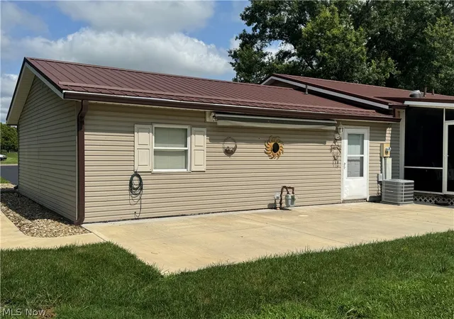 Sale Pending at 6220 Southview Dr, Nashport, OH 43830 | MLS# 5230302 | Listing updated on 2026-09-04