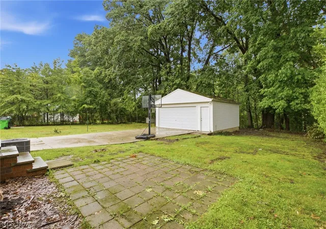 Photo 3 of Sale Pending at 4521 Emerson Rd, Cleveland, OH 44121 | MLS# 5229223 | Listing updated on 2026-10-01