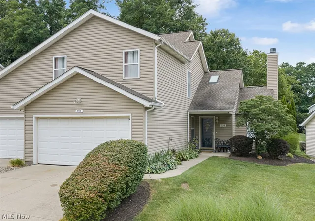 Photo 3 of Condo for sale at 298 Westberry Cir, Tallmadge, OH 44278 | MLS# 5230433 | Listing updated on 2026-09-25