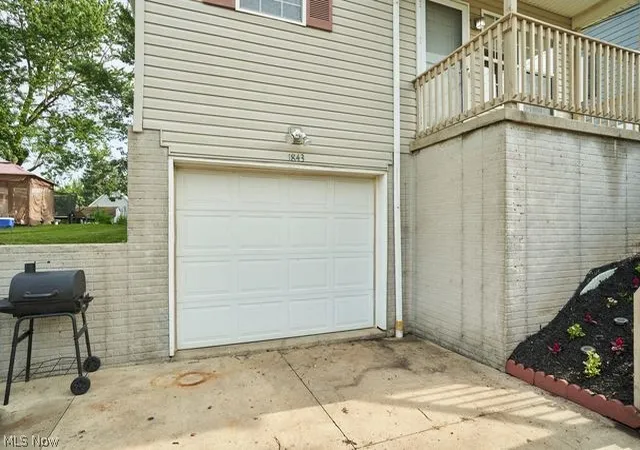 Photo 2 of Sale Pending at 1843 Springfield Ctr Rd, Akron, OH 44312 | MLS# 5229239 | Listing updated on 2026-09-13