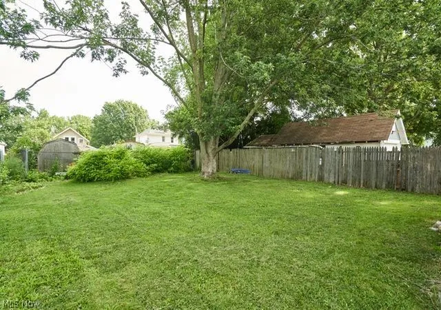 Photo 4 of Sale Pending at 1843 Springfield Ctr Rd, Akron, OH 44312 | MLS# 5229239 | Listing updated on 2026-09-13