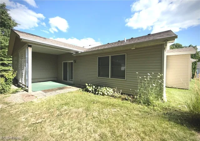 Listing Photo 4 - Condo for sale in building located at 523 Wilcox Rd, Austintown, OH 44515 - Unit #A
