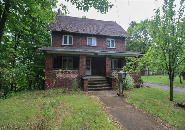 Photo 1 of Single family home for sale at 1719 Ohio Ave, Youngstown, OH 44504 | MLS# 5230690 | Listing updated on 2026-09-12