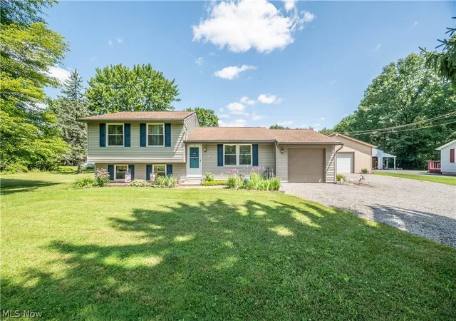 Photo 1 of Single family home for sale at 6142 Fairview Rd, Youngstown, OH 44515 | MLS# 5230747 | Listing updated on 2026-09-03