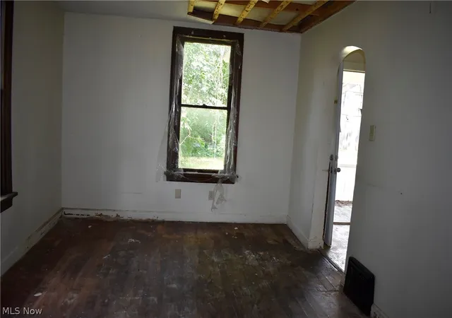 Photo 2 of Single family home for sale at 47 Lincoln Ave, East Palestine, OH 44413 | MLS# 5230800 | Listing updated on 2026-09-03