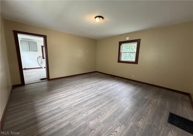 Photo 2 of Single family home for sale at 1311 Bristol St, Zanesville, OH 43701 | MLS# 5230733 | Listing updated on 2026-09-04